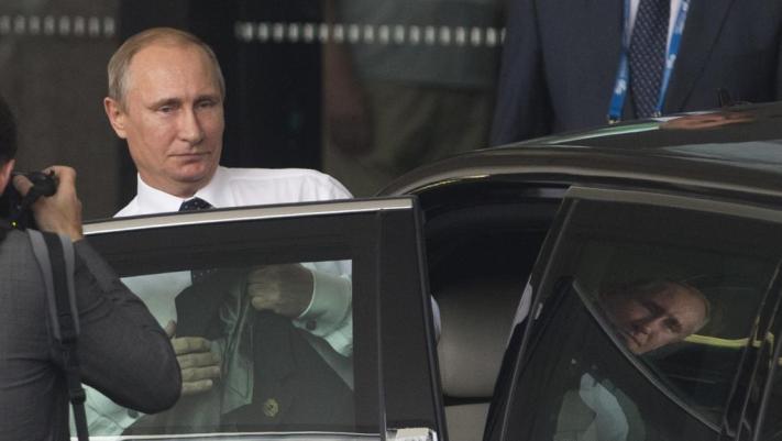 ο Πούτιν αναχωρεί για το αεροδρόμιο